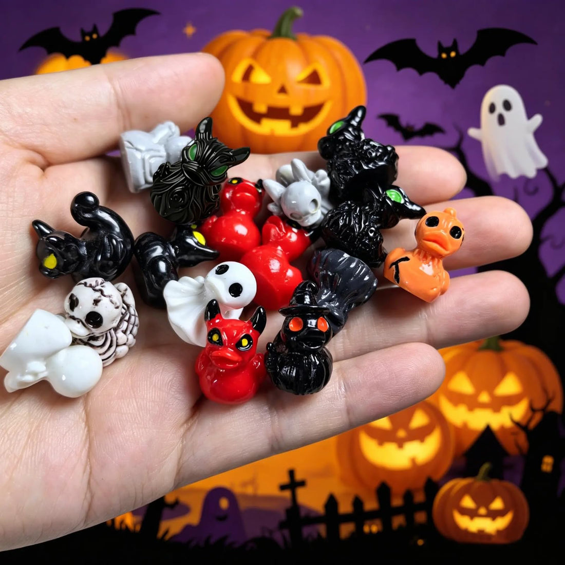 20Pcs Mini Devil Ghost Skull Resin Ducks, Cute Spooky Halloween Glow Ornaments, Creative Miniature Figurines for Home Desktop Garden Decor and Party Gifts (Mixed Colors (Luminous Version))
